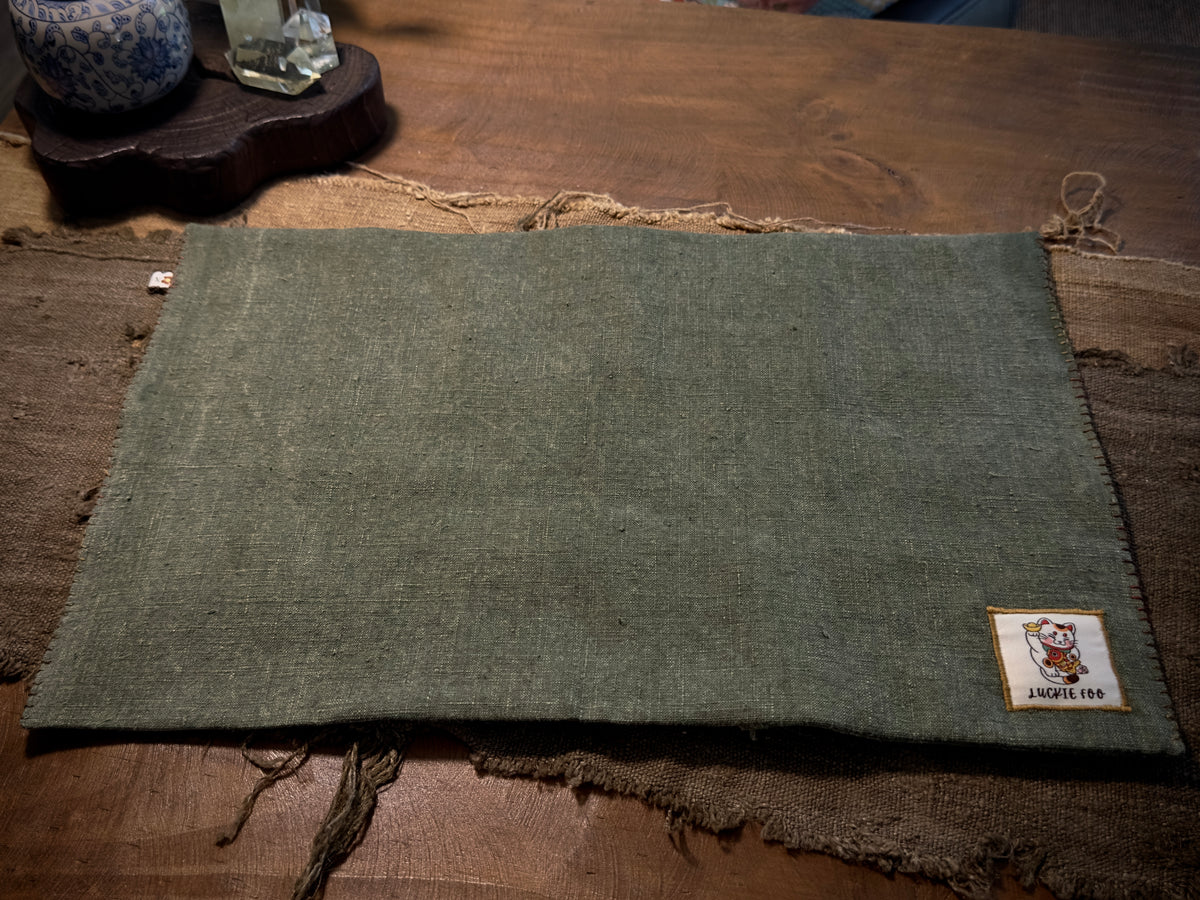 Hidden Cat Patchwork Tea Mat – Hand-Stitched Wabi-Sabi Chabu