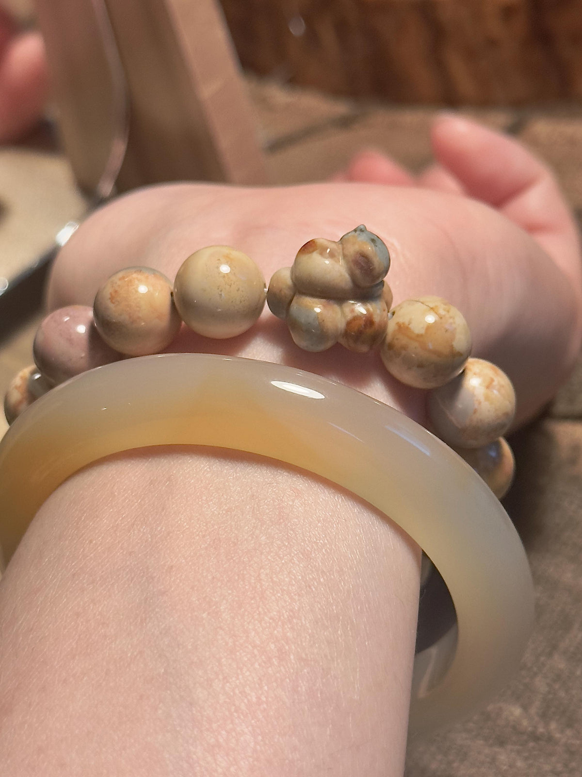 Blue Caramel Alashan Agate Bracelet – natural stone detail 5