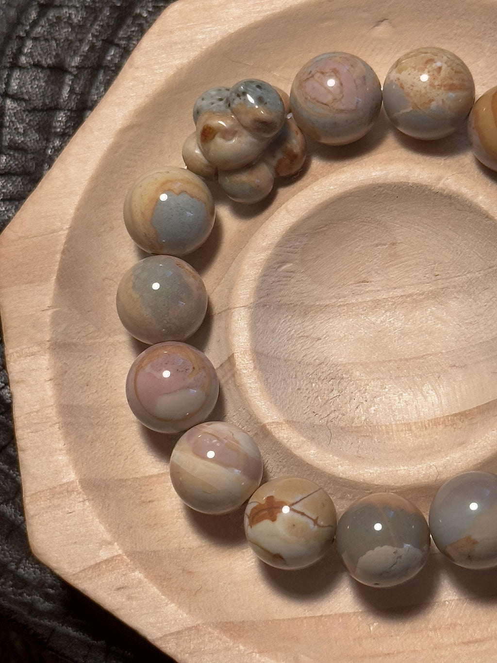 Blue Caramel Alashan Agate Bracelet – natural stone detail 8