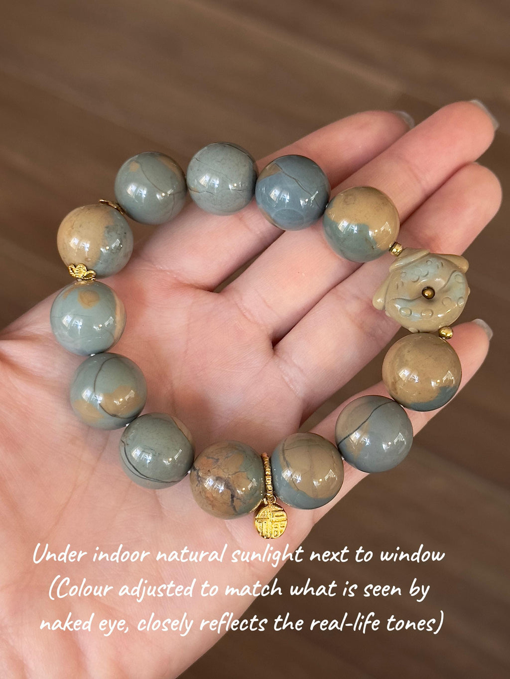 Natural Alashan agate bracelet detail