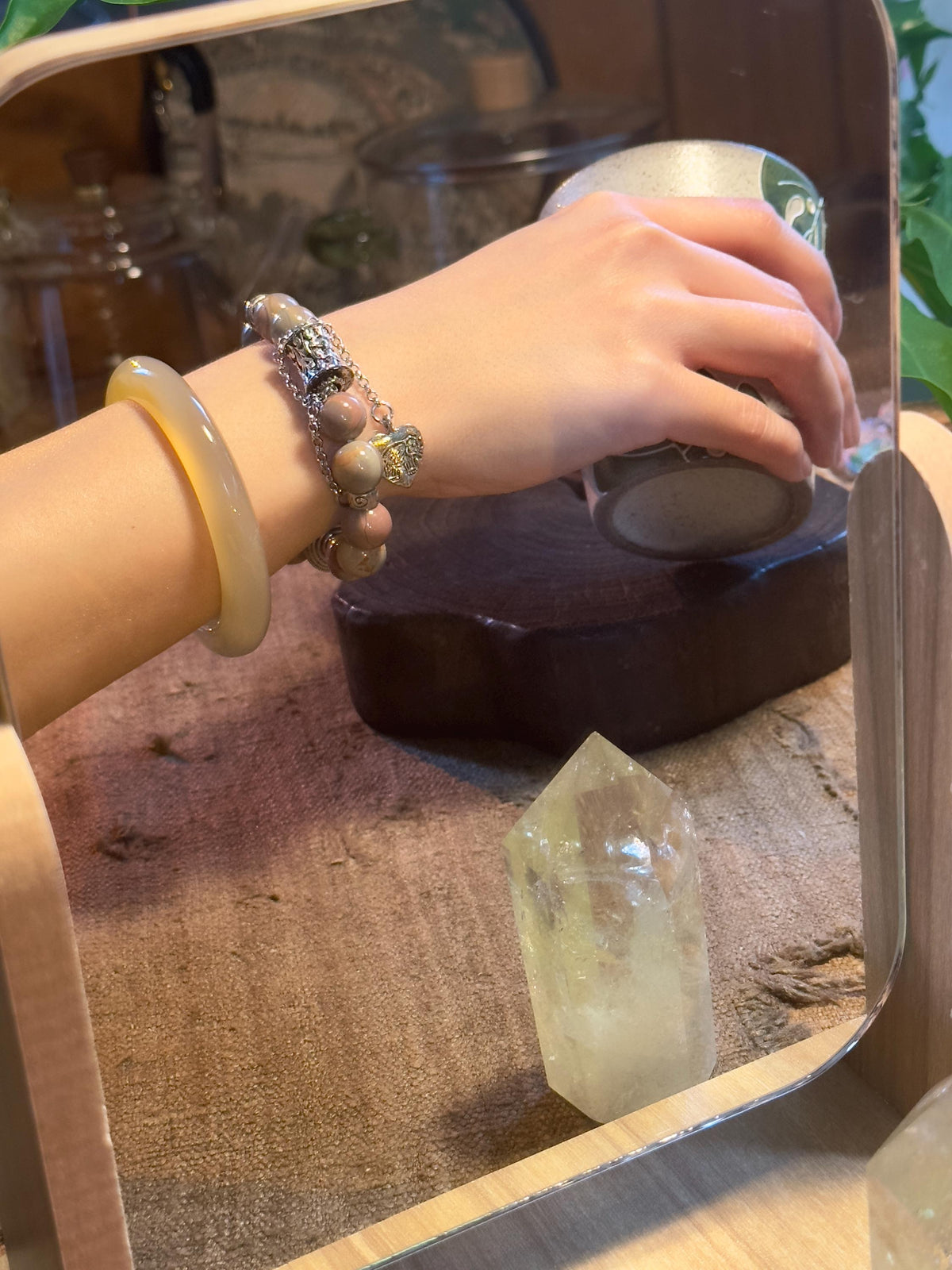 Crackle Pattern Multicolor Alashan Agate Bracelet