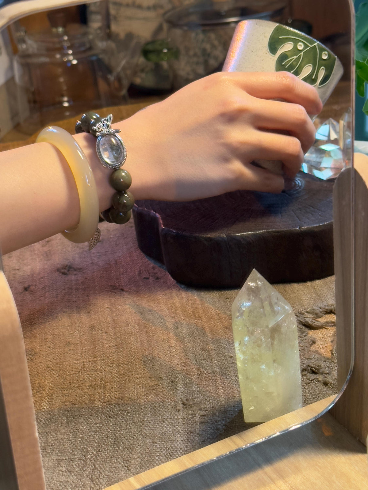 Deep Green Alashan Agate Bracelet – natural stone detail 5