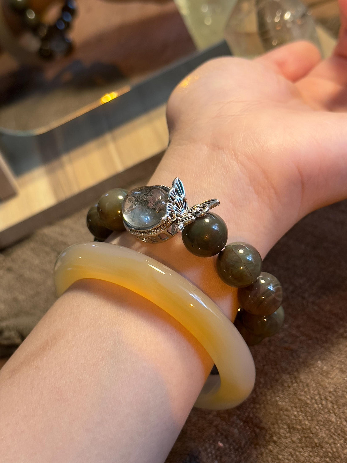 Deep Green Alashan Agate Bracelet – natural stone detail 8