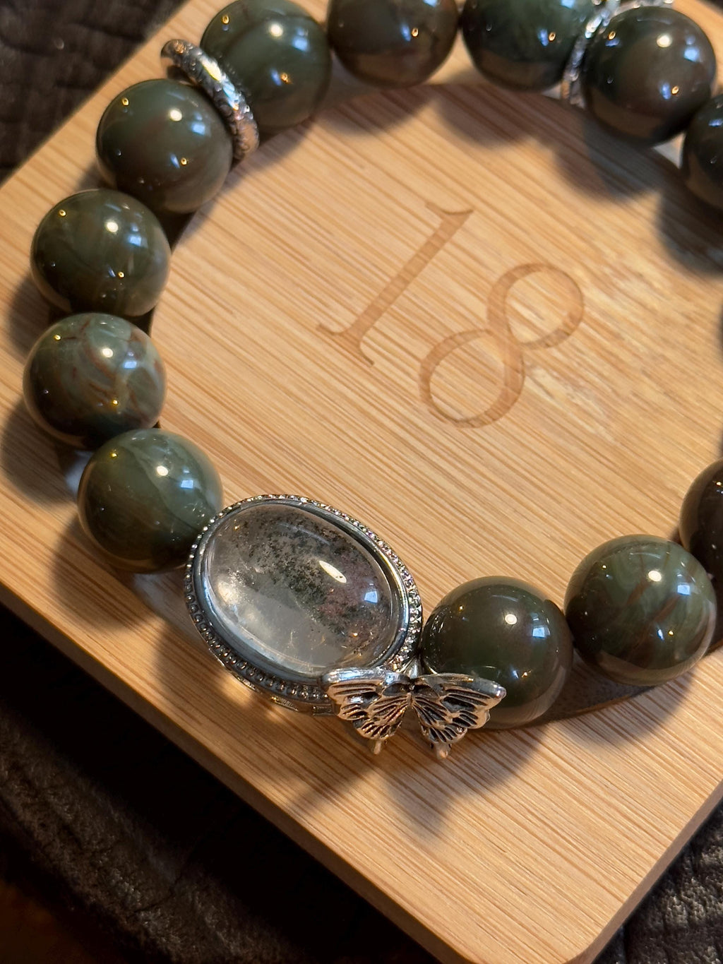 Deep Green Alashan Agate Bracelet – natural stone detail 10