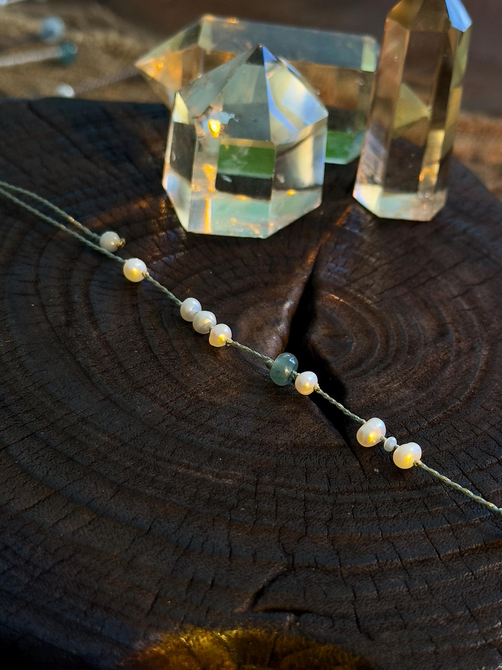 Freshwater pearl bracelet with jade and yellow jade detail
