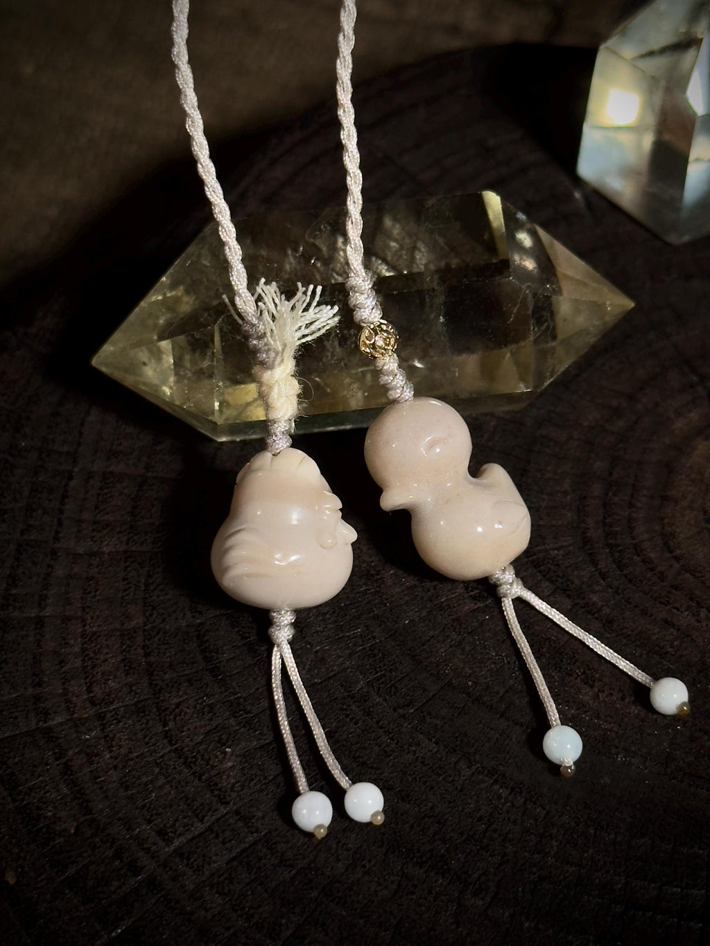 Ivory Duck & Chicken natural Alashan agate handwoven bag charm – detail 2