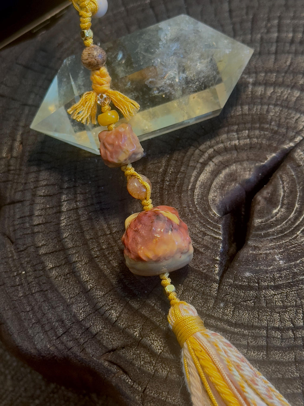Natural Alashan agate lion dance charm detail