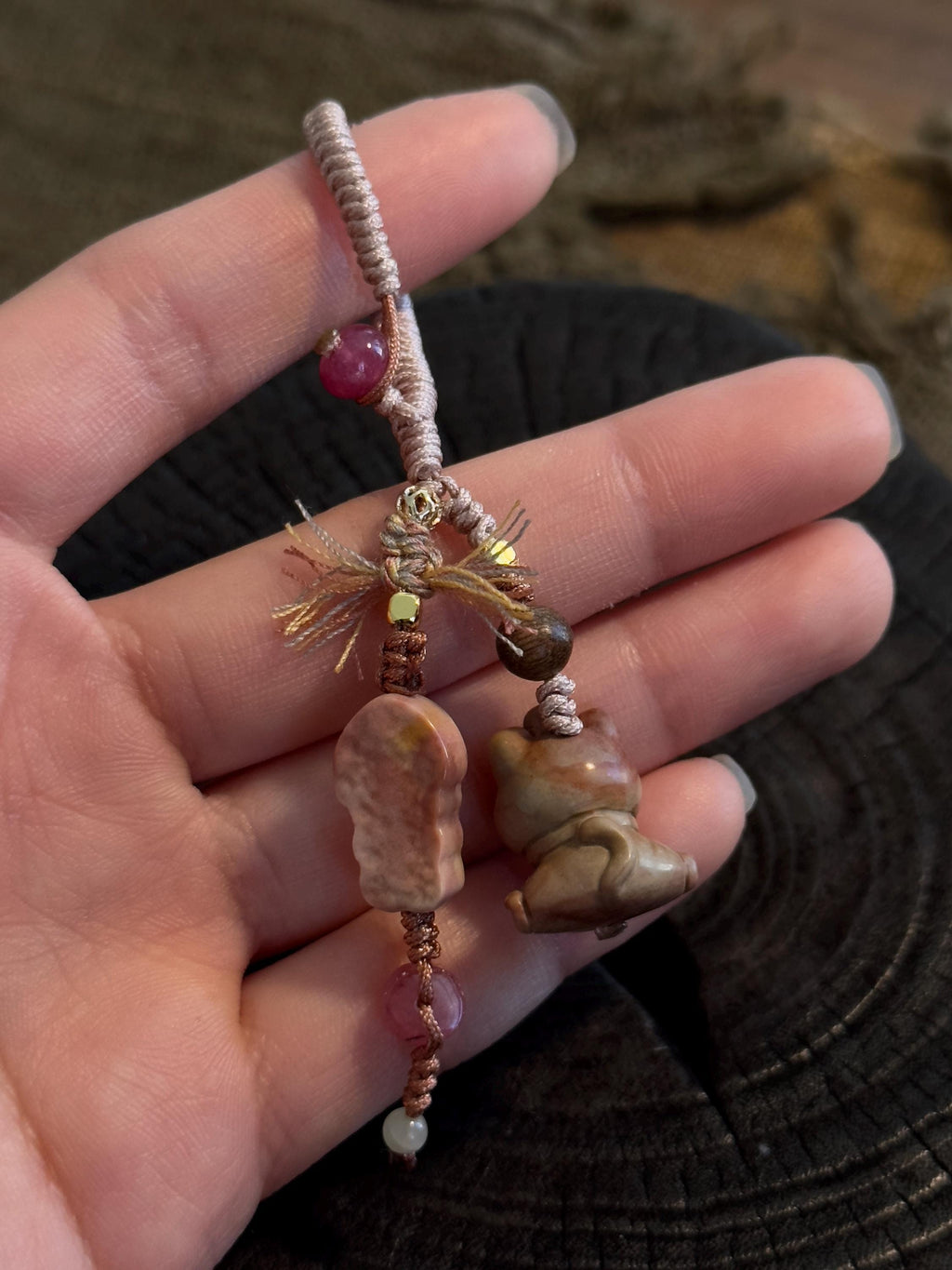 Lucky Cat Alashan Agate Charm – detail 4
