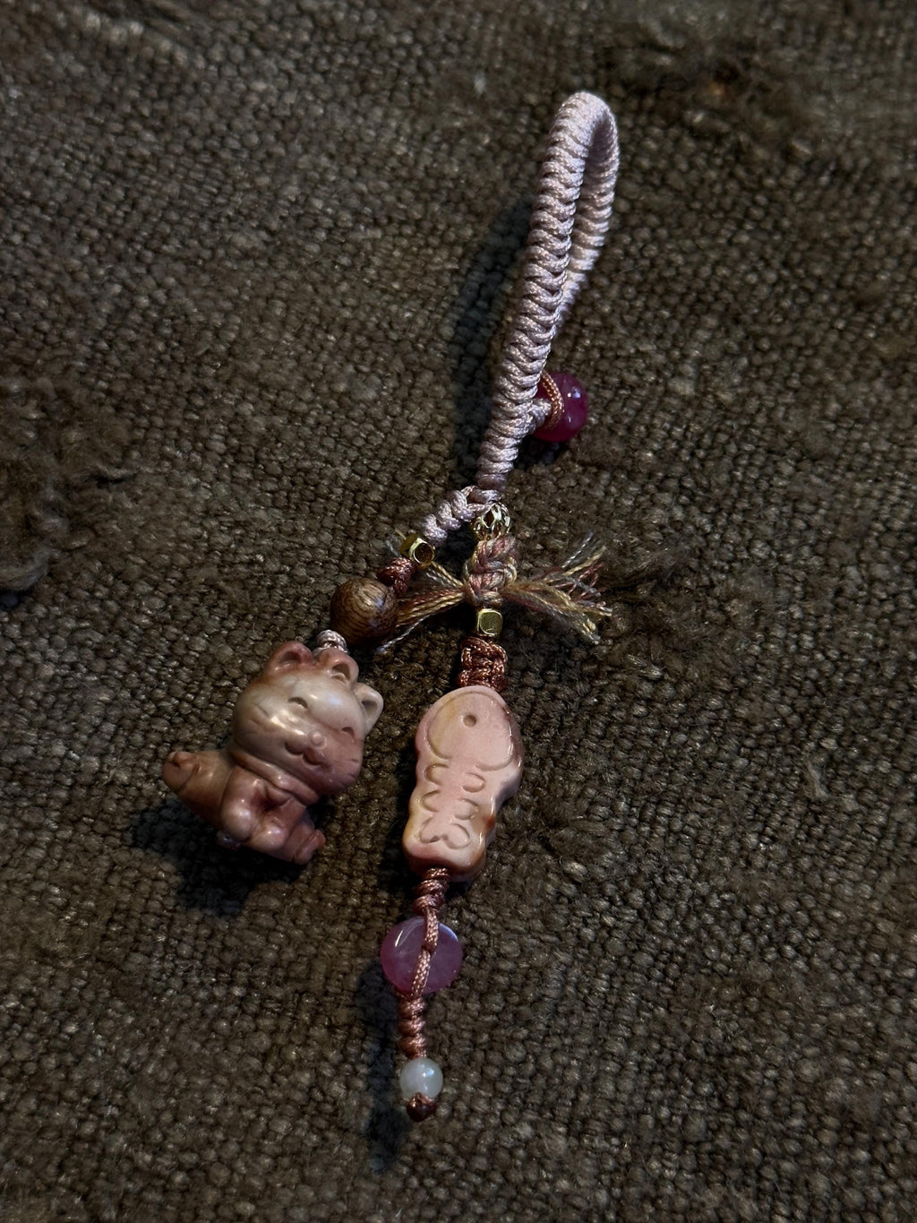 Lucky Cat Alashan Agate Charm – detail 5