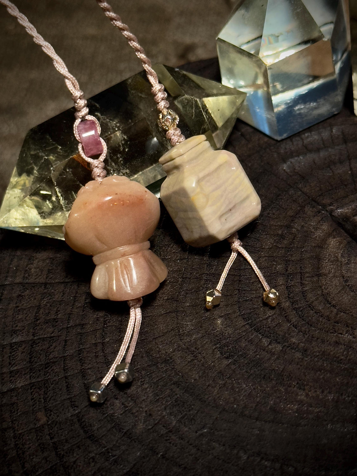 Natural Alashan agate perfume bottle charm detail