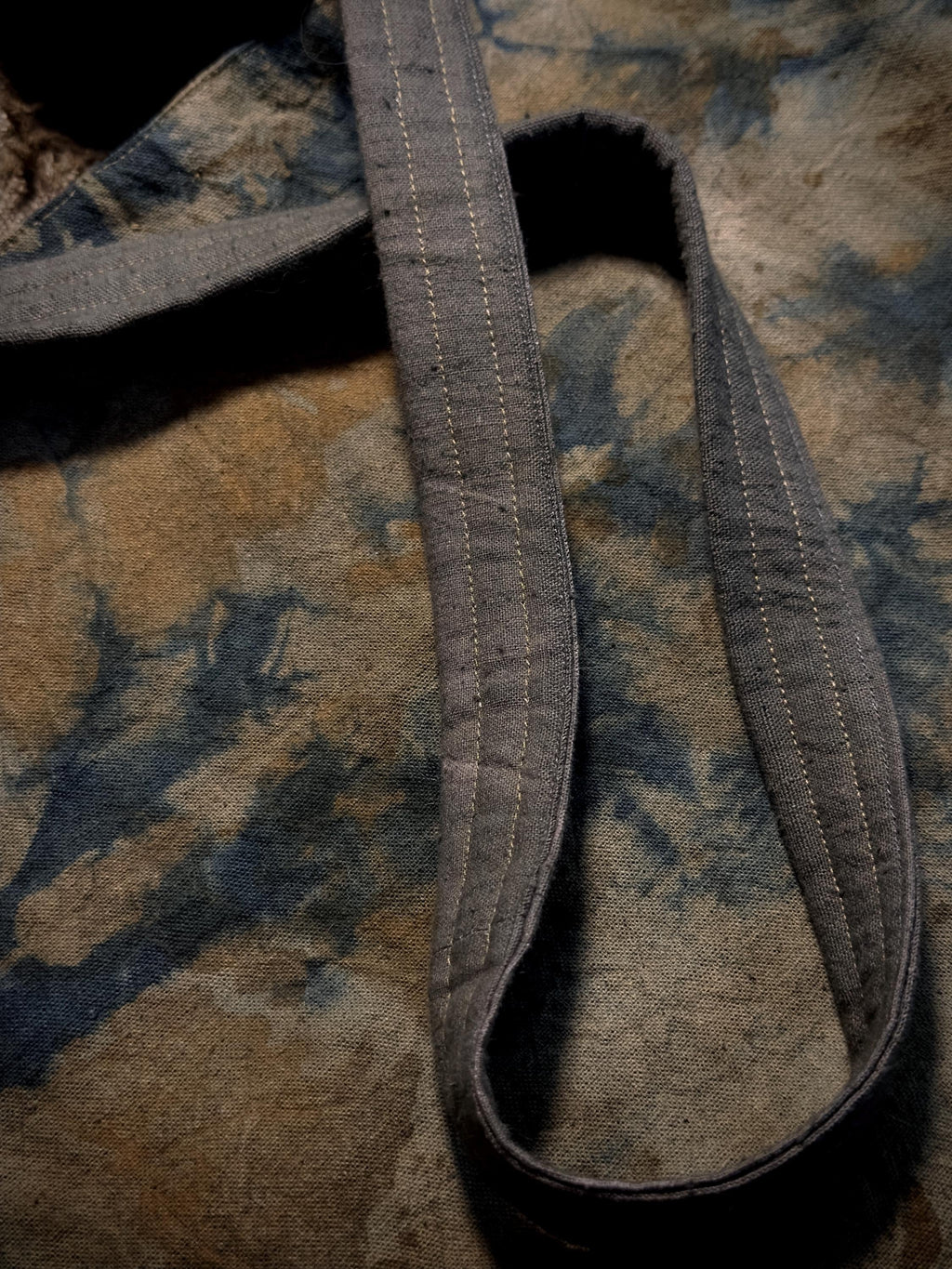 Plant-Dyed Crossbody Bag – detail 6