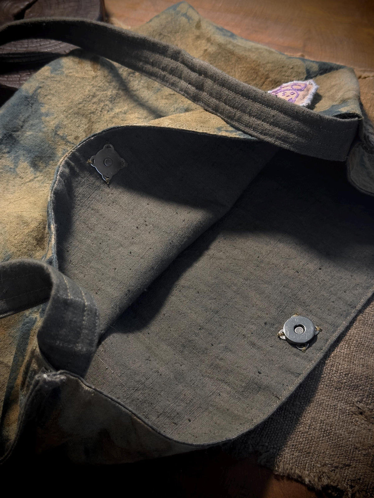 Plant-Dyed Crossbody Bag – detail 8