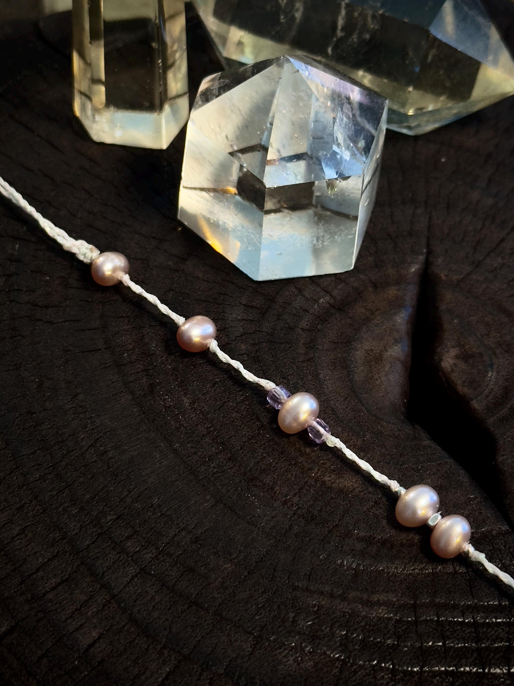 Freshwater pearl amethyst bracelet adjustable closure detail