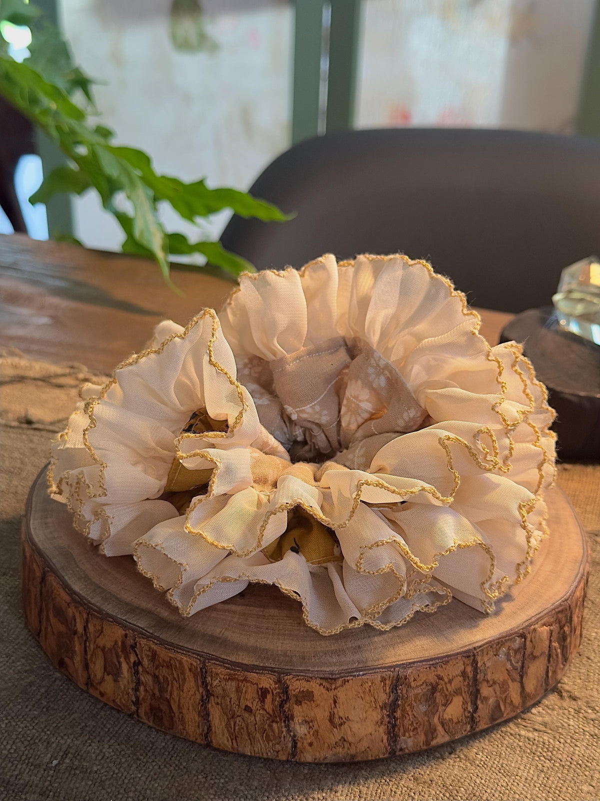 Vintage floral reversible oversized scrunchie