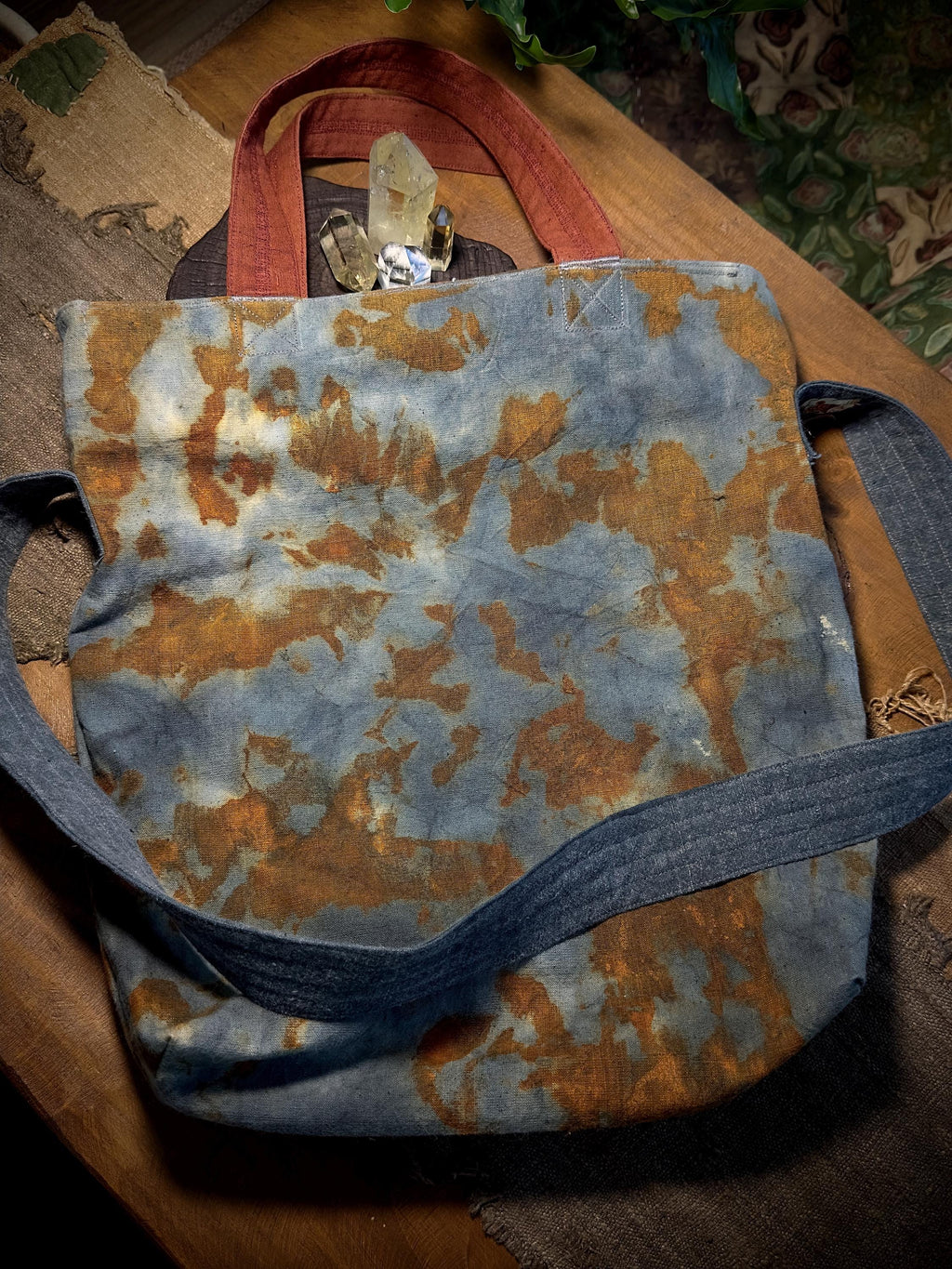 Plant-Dyed & Rust-Dyed Vintage Cat Bag – detail 2