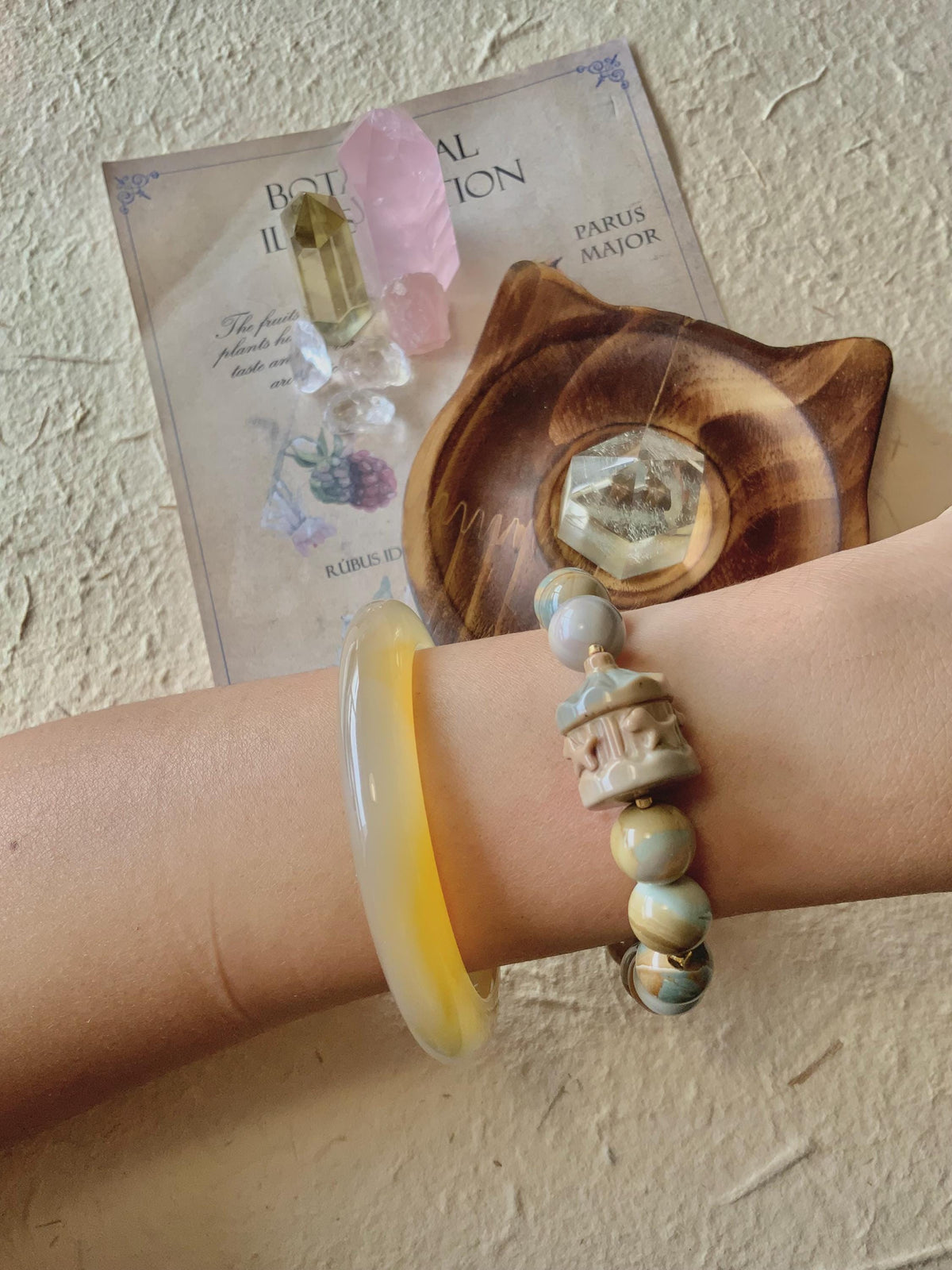 Blue Grey & Tan Beige Shy Bear & Carousel Alashan Agate Bracelet