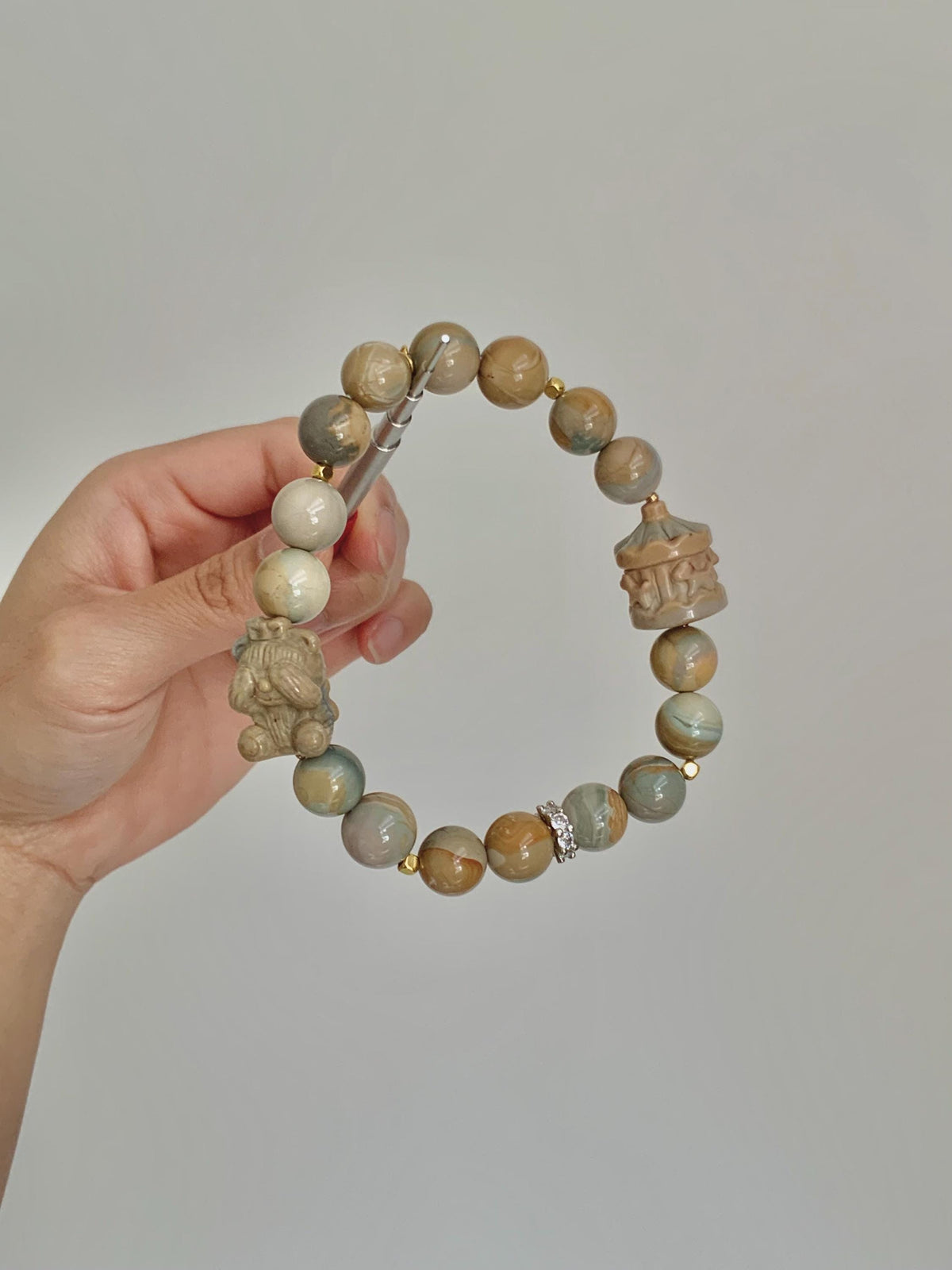 Blue Grey & Tan Beige Shy Bear & Carousel Alashan Agate Bracelet