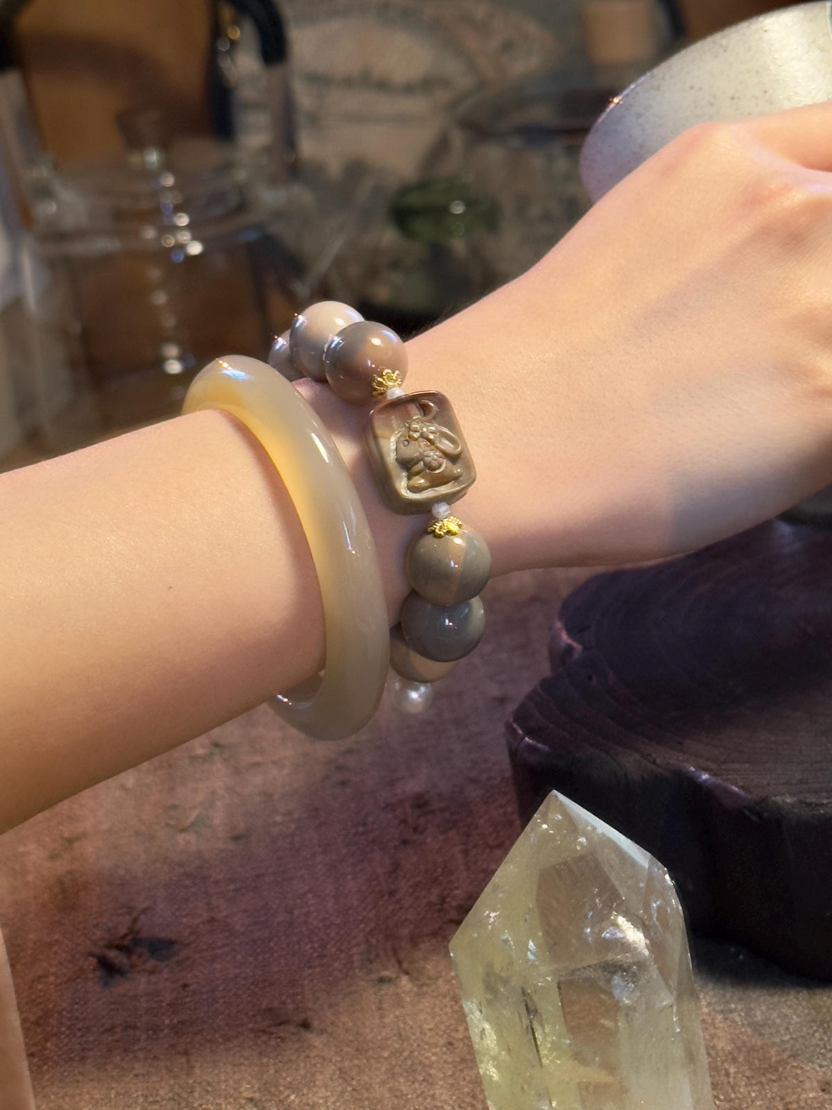 Soft Gradient Alashan Agate Bracelet – natural stone detail 7