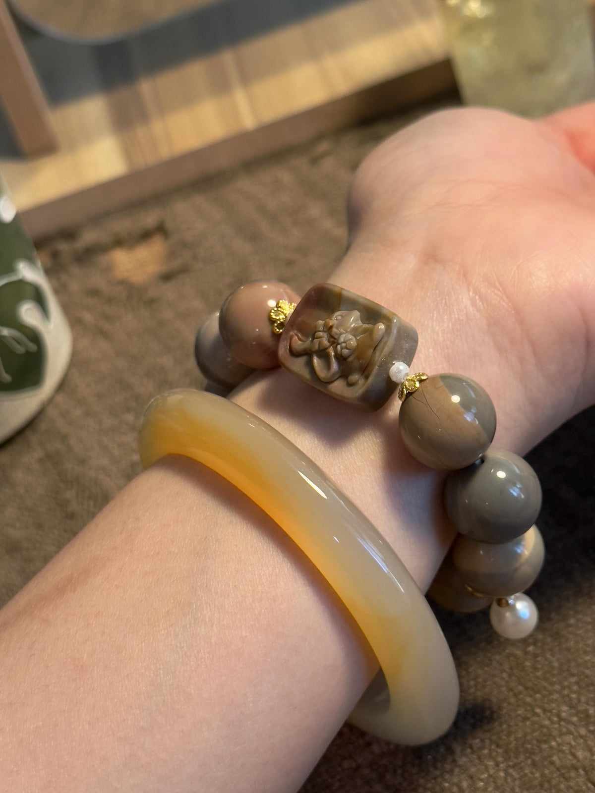 Soft Gradient Alashan Agate Bracelet – natural stone detail 8