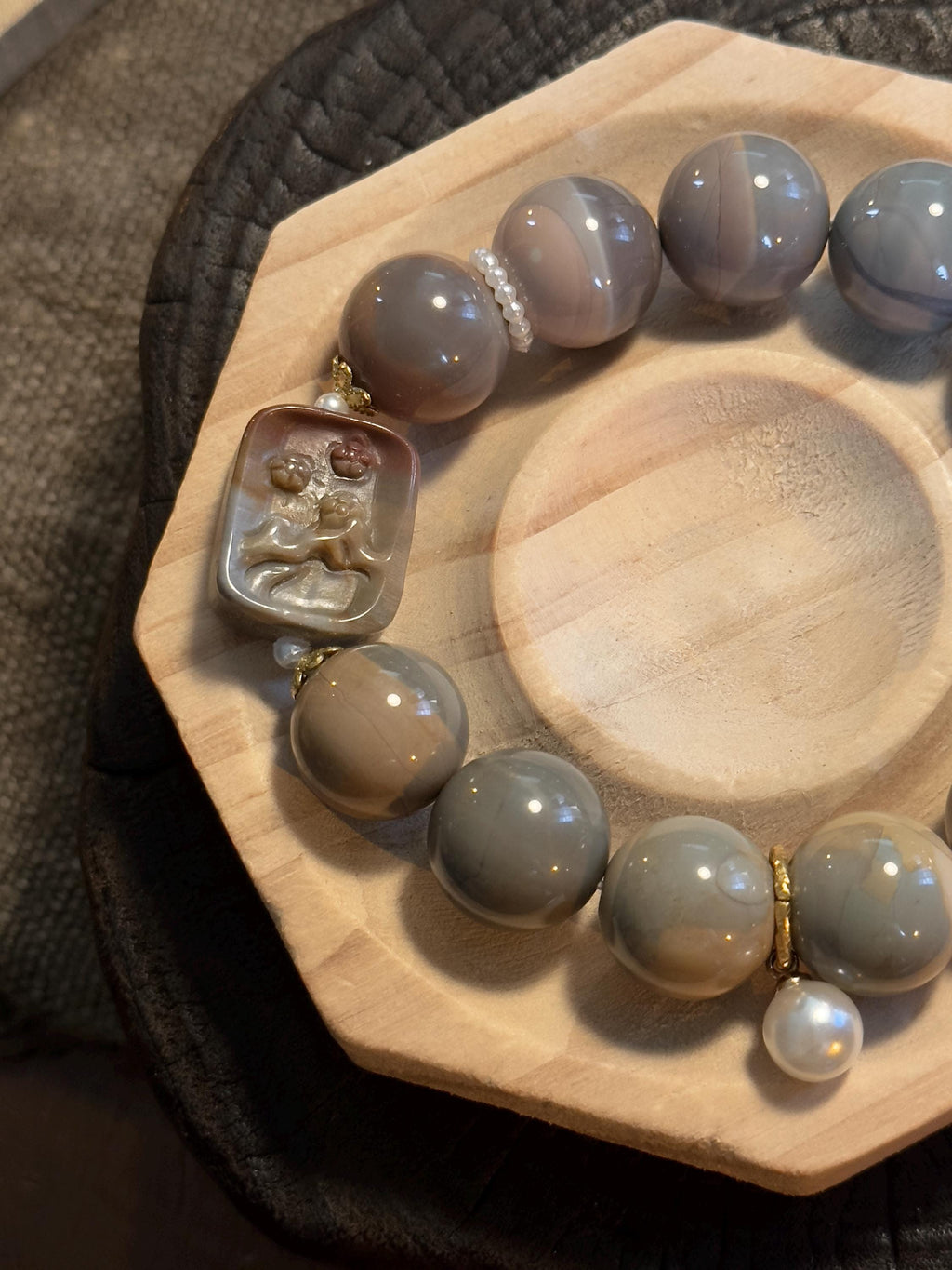 Soft Gradient Alashan Agate Bracelet – natural stone detail 10